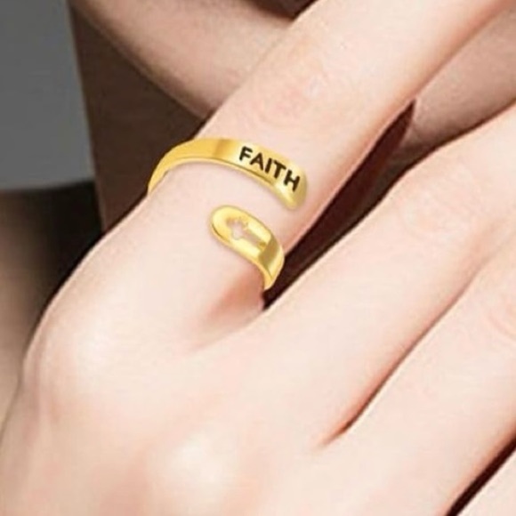 ✨ FAITH and Cross Gold Adjustable Ring ✨ - Picture 2 of 4